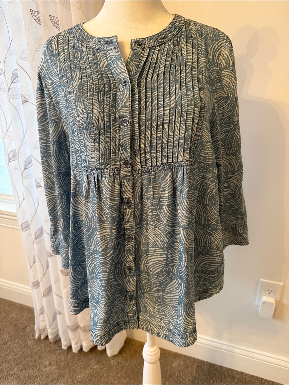 intro. Blue and Cream Abstract Button-Front Top
